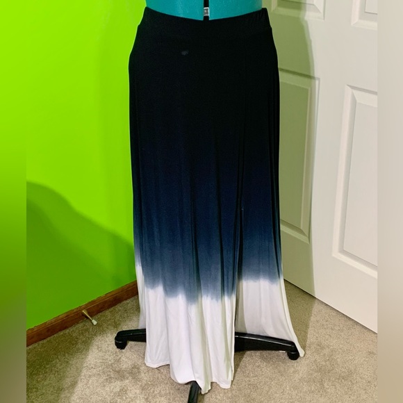 Torrid Black to White Dip Dye Slit Jersey Maxi Skirt - Picture 2 of 9